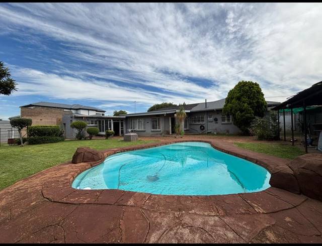 4 BEDROOM HOUSE FOR SALE IN DISCOVERY